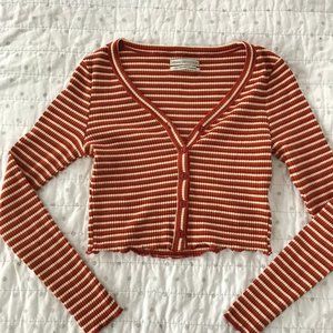 Lettuce Edge Long Sleeve Button Front Crop Top